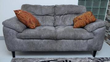 Deluxe Bungalow | Living area