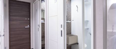 Shared Dormitory, Mixed Dorm, Non Smoking, Shared Bathroom (with TV, Outlet, Wifi)