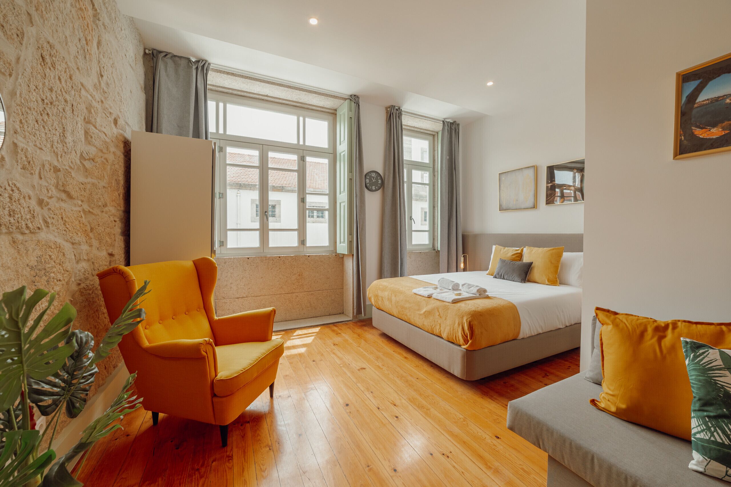 Iron/ironing board, free WiFi, bed sheets