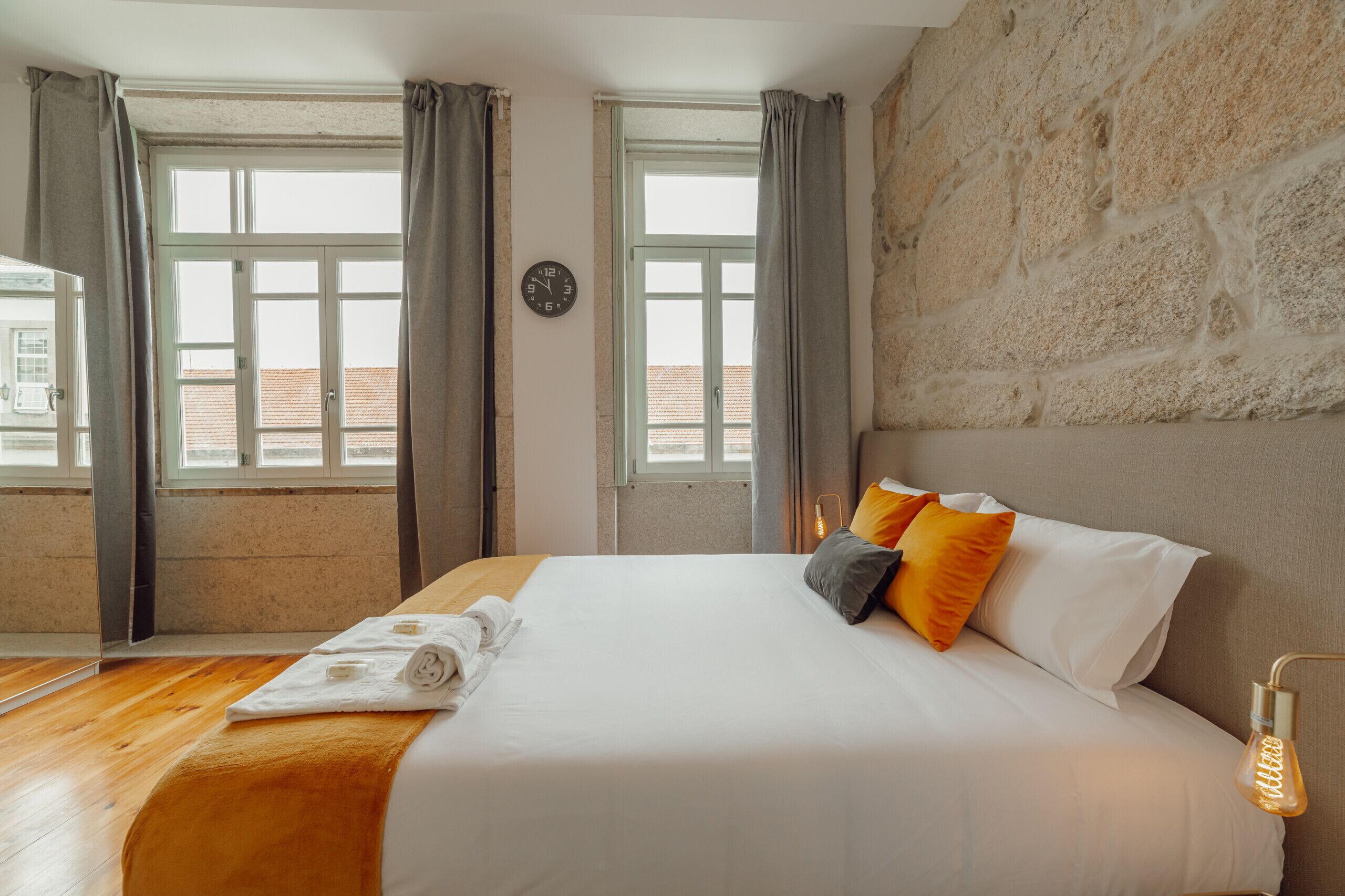 Iron/ironing board, free WiFi, bed sheets