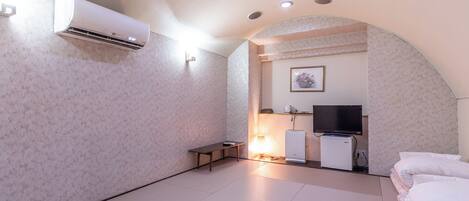 Traditional Quadruple Room, Non Smoking | 1 bedroom, free WiFi