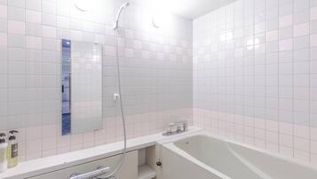 Traditional Quadruple Room, Non Smoking | Bathroom | Free toiletries, hair dryer, bathrobes, towels
