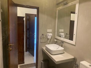 Standard-Zweibettzimmer | Badezimmer