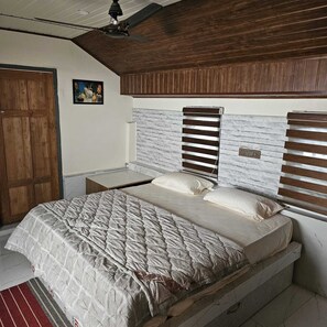 2 slaapkamers, een strijkplank/strijkijzer, beddengoed