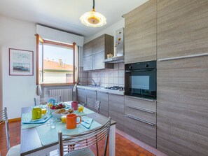 Refrigerador, microondas, horno y lavavajillas 