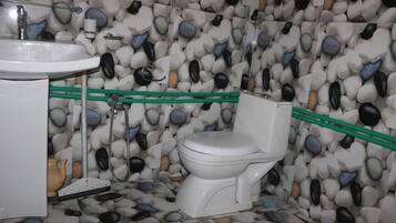 Deluxe Room, Mountain View | Bathroom