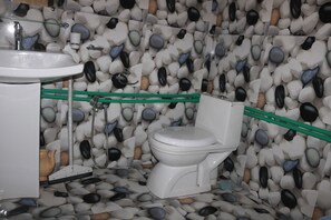 Deluxe Room, Mountain View | Bathroom
