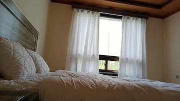 Deluxe Room, Mountain View | 1 bedroom, free WiFi