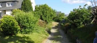 Maison Spacieuse à Plouarzel Proche des Commerces et à 3 km des Plages