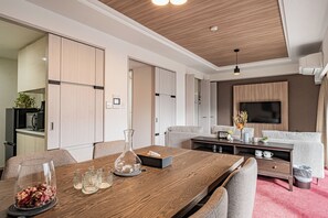 Familiesuite, 2 soverom, ikke-røyk | Lydisolert og wi-fi (inkludert)