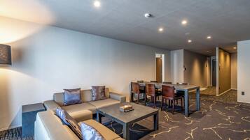 Elite Suite, 2 Bedrooms, Non Smoking | Soundproofing, free WiFi
