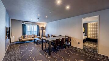 Elite Suite, 2 Bedrooms, Non Smoking | Soundproofing, free WiFi