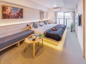 Habitación cuádruple, 2 camas de matrimonio, no fumadores, baño privado | Escritorio, wifi gratis, ropa de cama