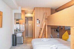 Suite, Multiple Beds, Non Smoking, Private Bathroom | Free WiFi, bed sheets - Apartment Hotel 11 Namba Minami Shin-Imamiya (Osaka)