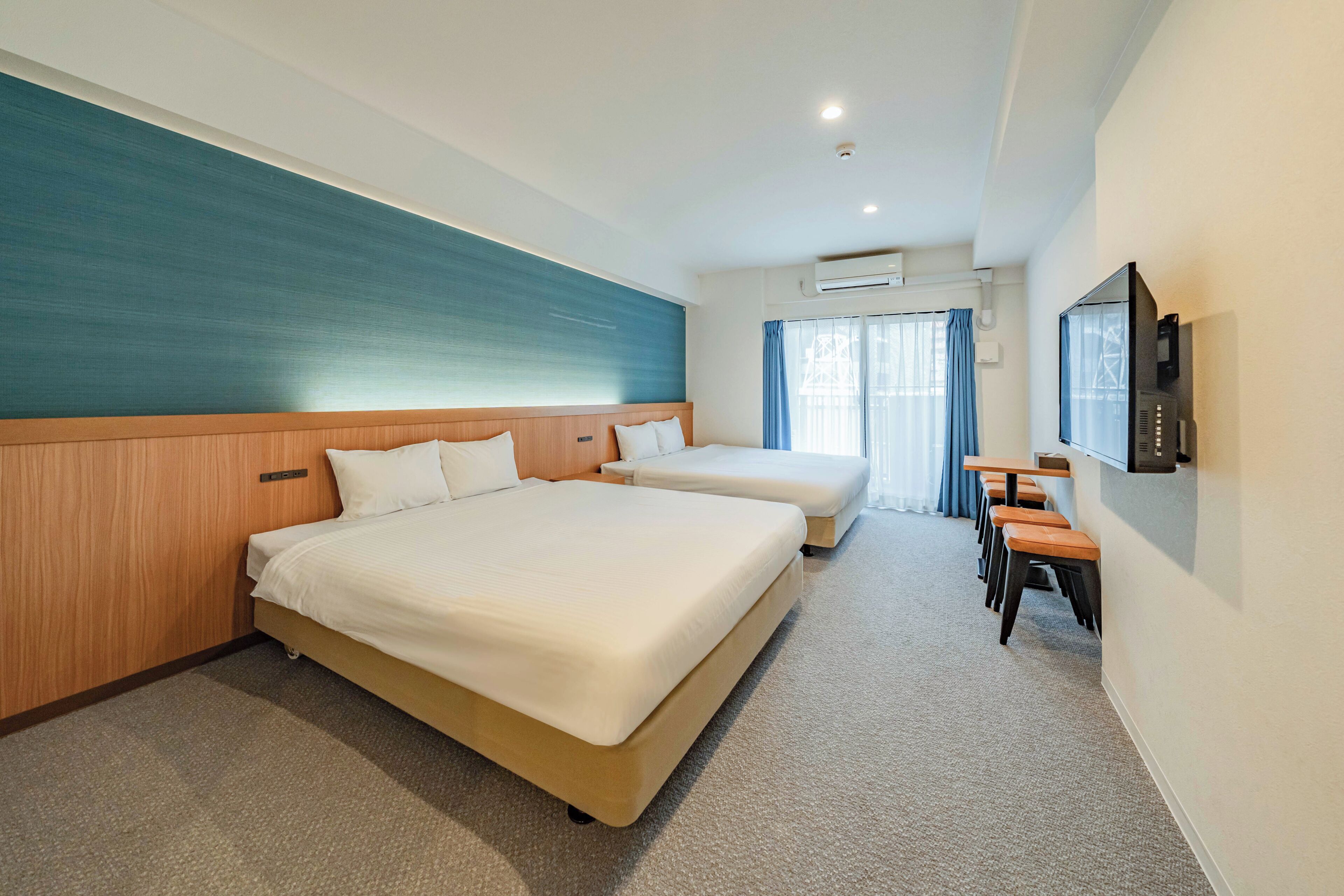 Free WiFi, bed sheets