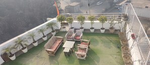 Deluxe Suite | Terrace/patio