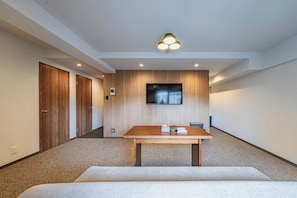 Suite Familiale, plusieurs lits, non-fumeurs, réfrigérateur | 2 chambres, Wi-Fi gratuit