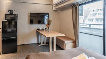 Superior Quadruple Room, 2 Queen Beds, Non Smoking, Refrigerator | Free WiFi