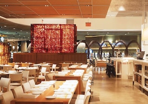 Dining - 27th floor MGM Signature, Strip View with balcony! (Las Vegas)