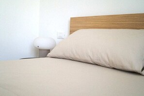1 bedroom, free WiFi, bed sheets - Rivo Point Comfortable holiday residence (Desenzano del Garda)
