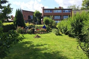 Property grounds - Rosi Comfortable holiday residence (Priepert)