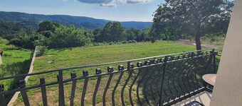 Quiet location surrounded by nature, suitable for cycling and walking