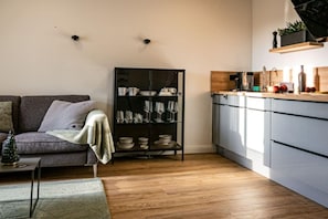Smart TV - Romantic holiday home with storage (Wyk)