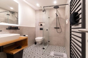 Douche, sèche-cheveux