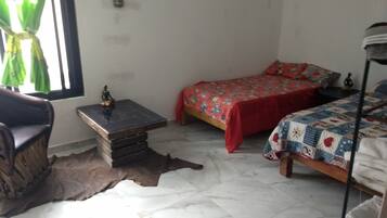 2 dormitorios, tabla de planchar con plancha, wifi y ropa de cama