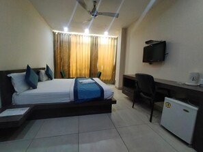 Classic Room | In-room safe, desk, laptop workspace, rollaway beds - Hotel Maya Inn (Noida)