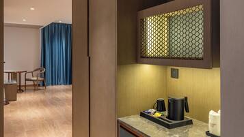 1 habitación, ropa de cama de alta calidad, cubrecamas y minibar