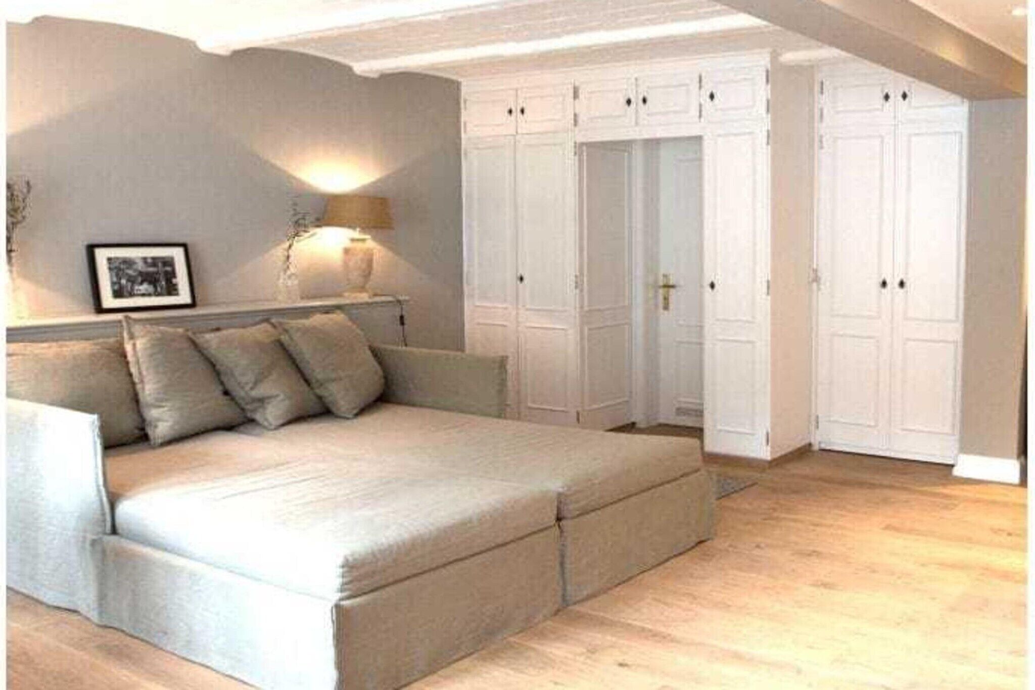 Skrivebord, strygejern/strygebræt, gratis Wi-Fi, sengetøj