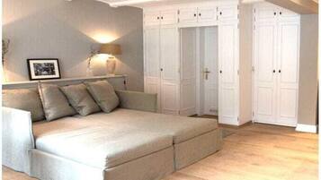 Skrivebord, strygejern/strygebræt, gratis Wi-Fi, sengetøj