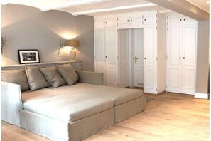 Skrivebord, strygejern/strygebræt, gratis Wi-Fi, sengetøj