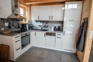Kylskåp och ugn