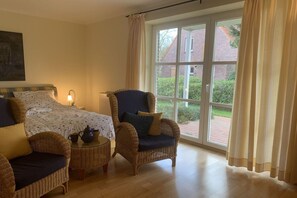 Iron/ironing board, free WiFi, bed sheets