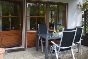 Outdoor dining - Il Sorriso Comfortable holiday residence (Oberstaufen)