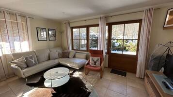 Smart TV, video games, DVD player, stereo