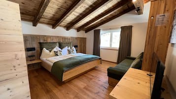 3 bedrooms, travel crib, free WiFi
