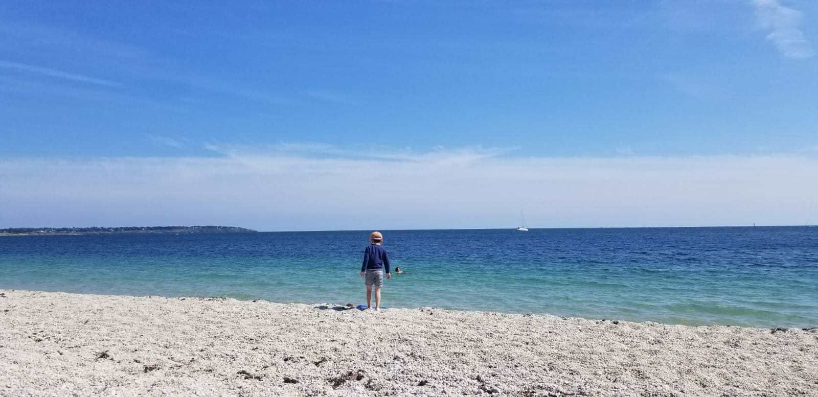 بالقرب من الشاطئ