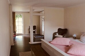 2 chambres, fer et planche à repasser, Wi-Fi gratuit, draps fournis