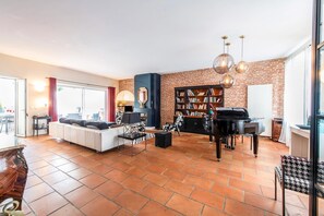 Smart TV, fireplace - Mansion with Swimming Pool (Buzet-sur-Tarn)