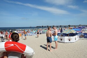 Una spiaggia nelle vicinanze