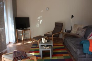 Tv, dvd-spelare och en stereo