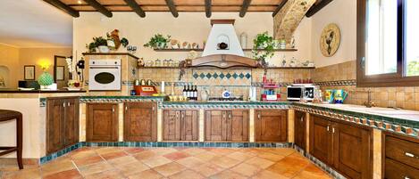 Mikrowelle, Ofen, Herdplatte, Geschirrspüler