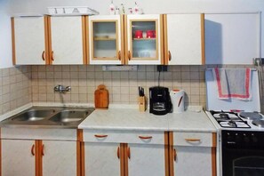 Kitchen - Coastal Family Apartment on Vir Island (Vir)