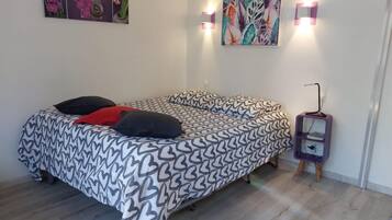 Fer et planche à repasser, Wi-Fi, draps fournis