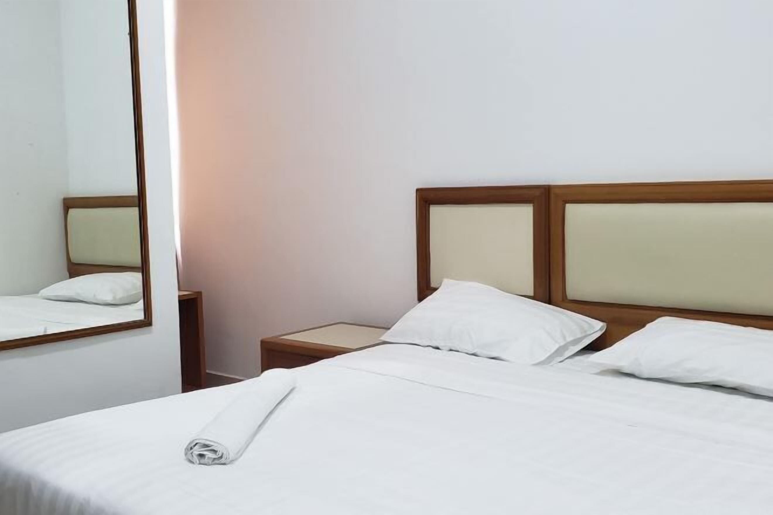 Työpöytä, äänieristys, silitysrauta/-lauta, ilmainen Wi-Fi