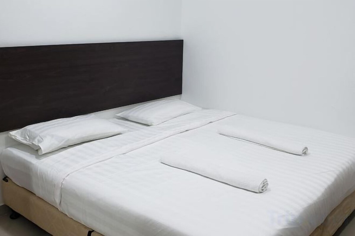Desk, soundproofing, iron/ironing board (on request), free WiFi