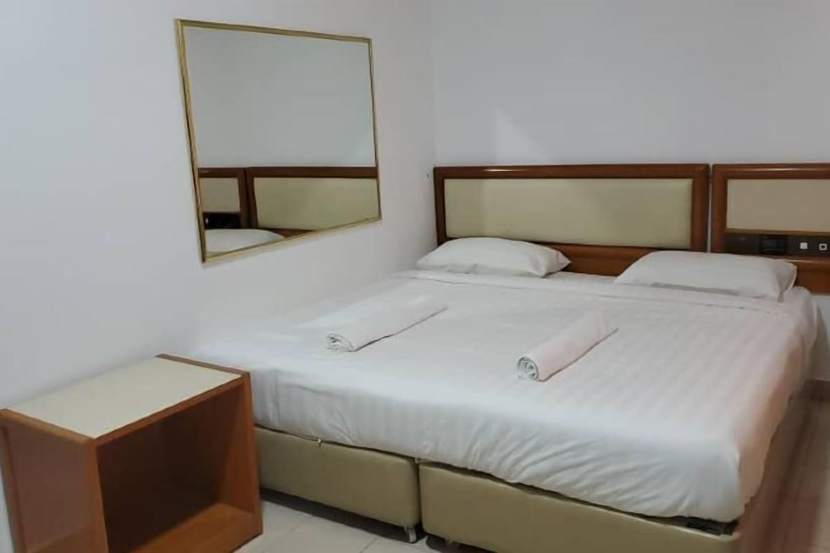 Työpöytä, äänieristys, silitysrauta/-lauta, ilmainen Wi-Fi